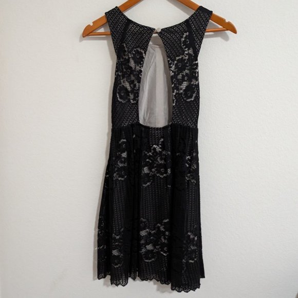 Free People Rocco Dress Black Lace Crochet Lined Revolve Listed 0 - Picture 3 of 6